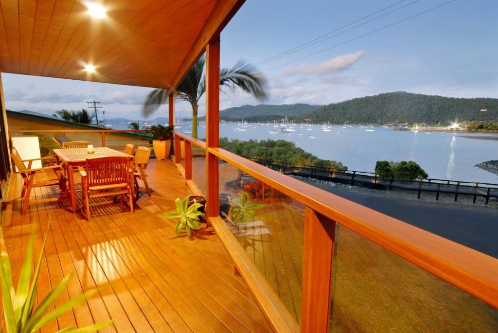 Airlie Waterfront Bed & Breakfast 埃尔利海滩 外观 照片