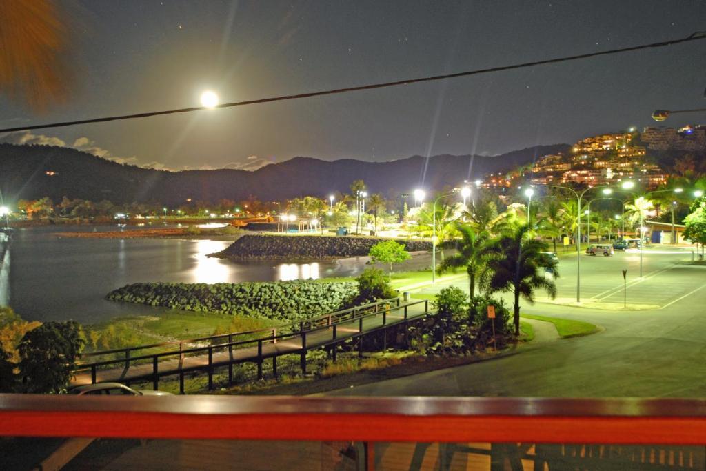 Airlie Waterfront Bed & Breakfast 埃尔利海滩 外观 照片