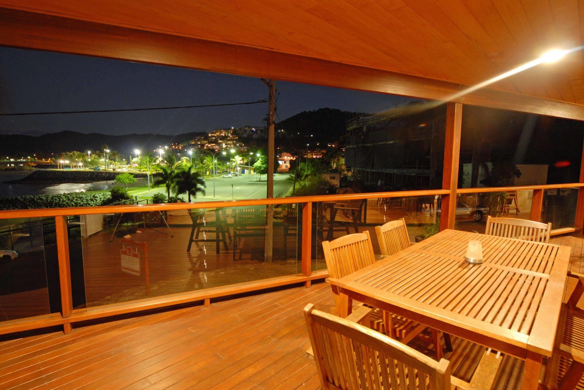 Airlie Waterfront Bed & Breakfast 埃尔利海滩 外观 照片