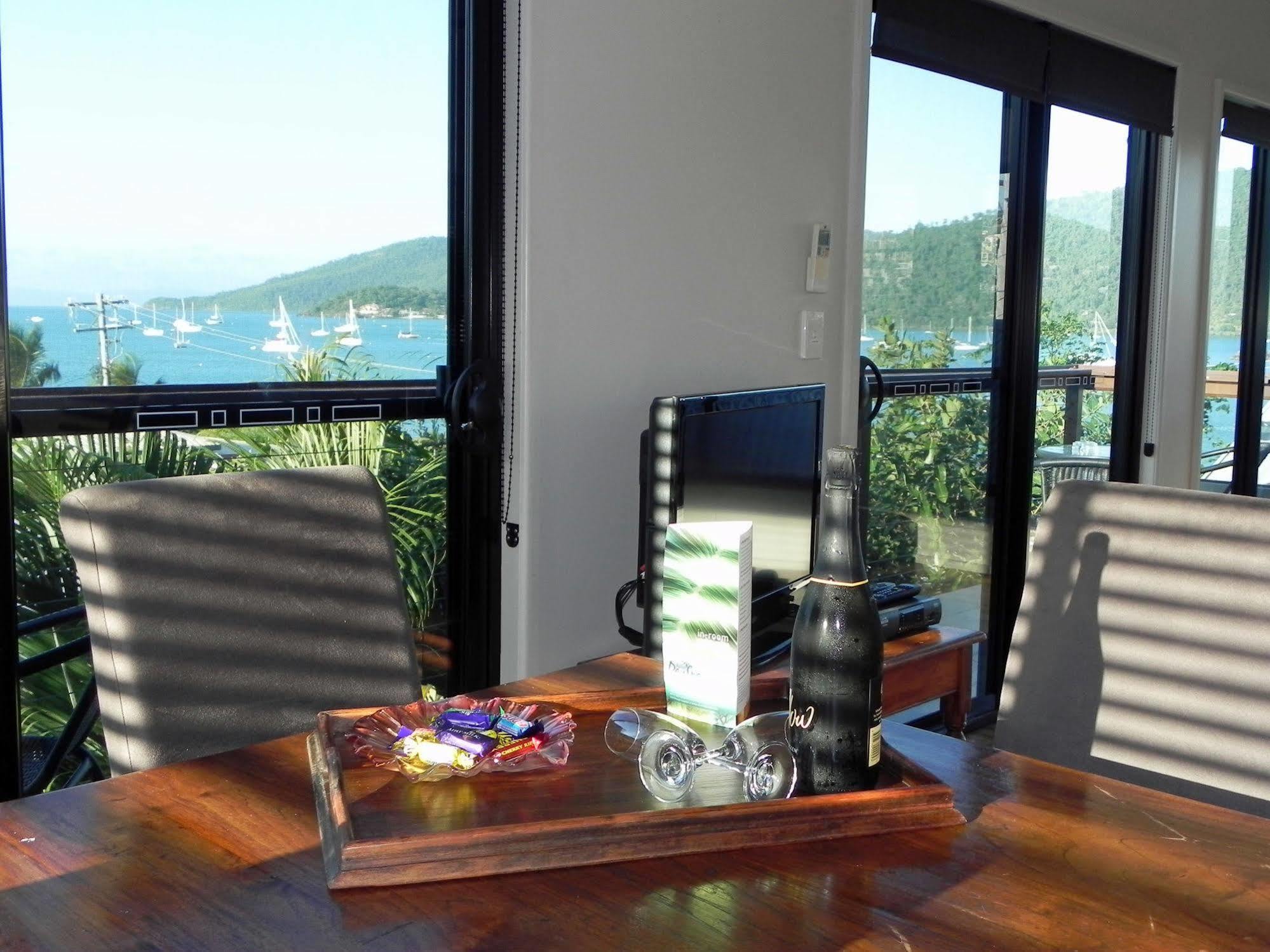Airlie Waterfront Bed & Breakfast 埃尔利海滩 外观 照片