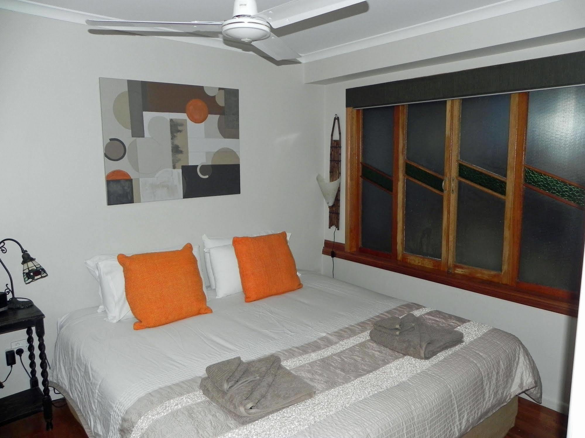 Airlie Waterfront Bed & Breakfast 埃尔利海滩 外观 照片